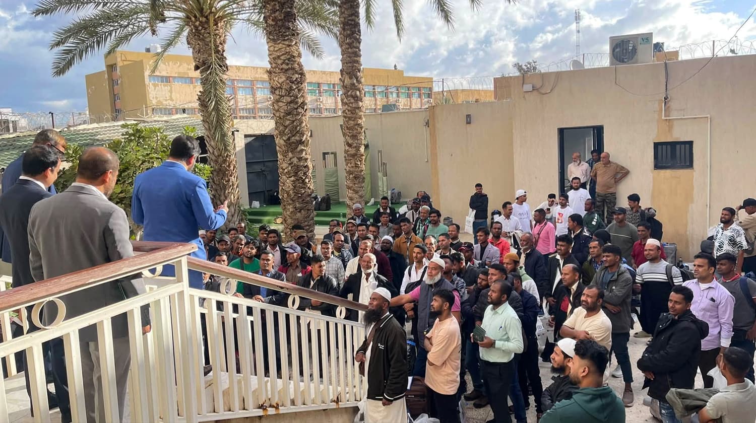 174 Bangladeshis return from Libya as 175 more follow today