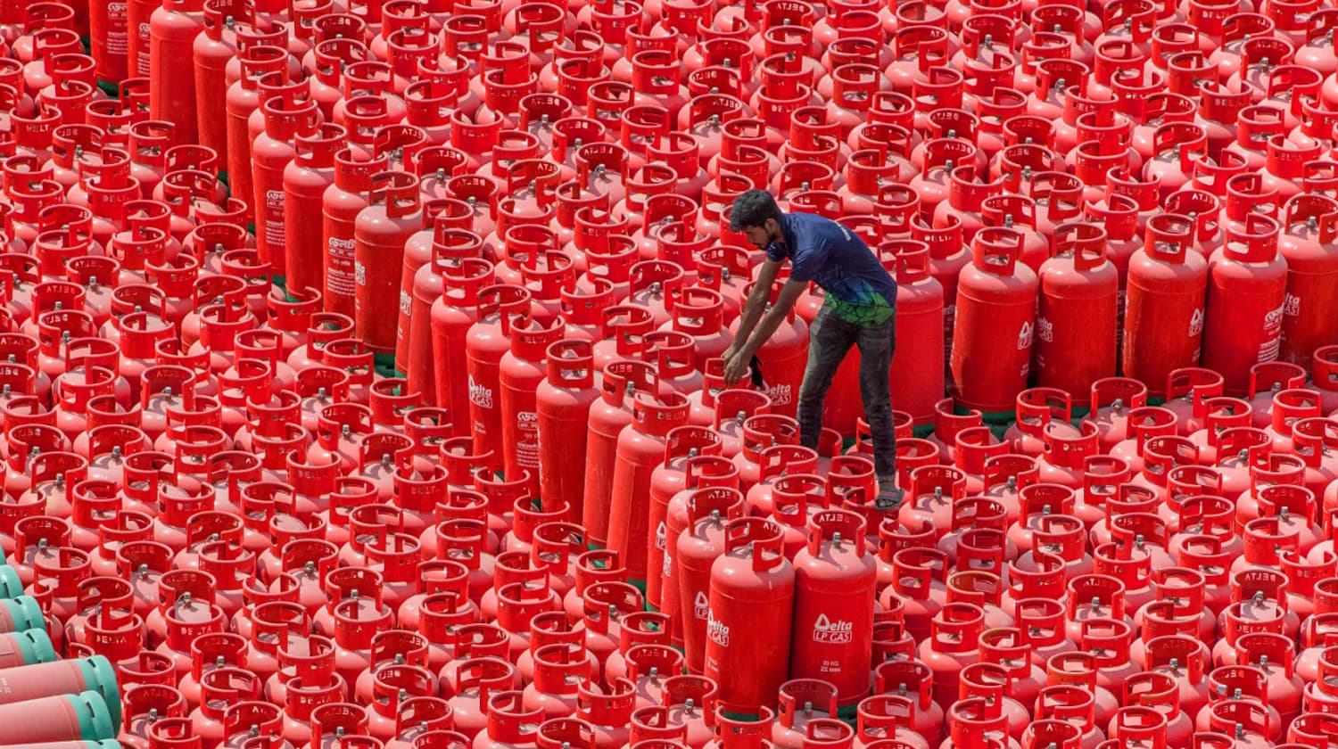 BERC panel proposes Tk 1,976 for 12kg LPG