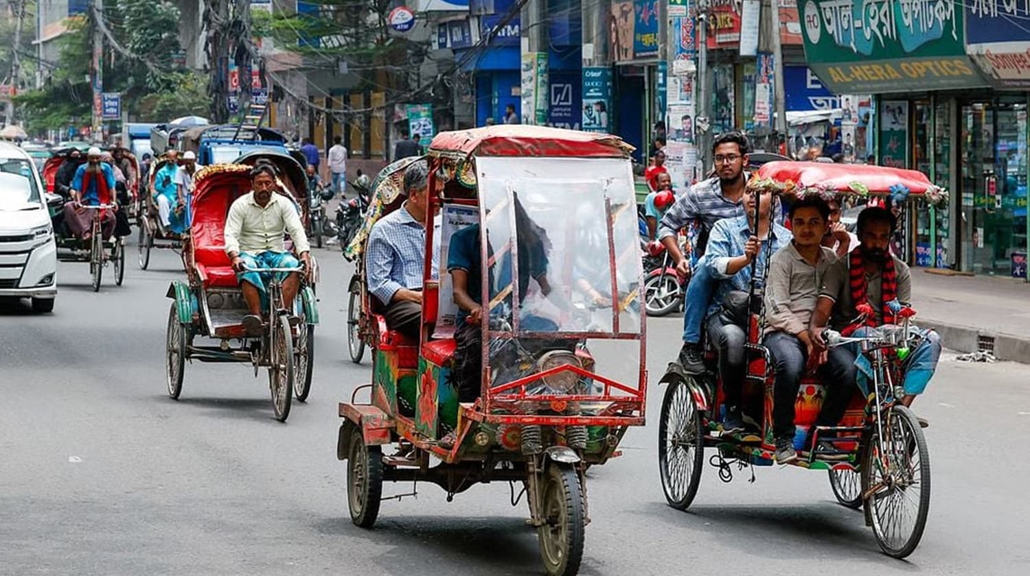 Government bars battery rickshaws from highways, expressways